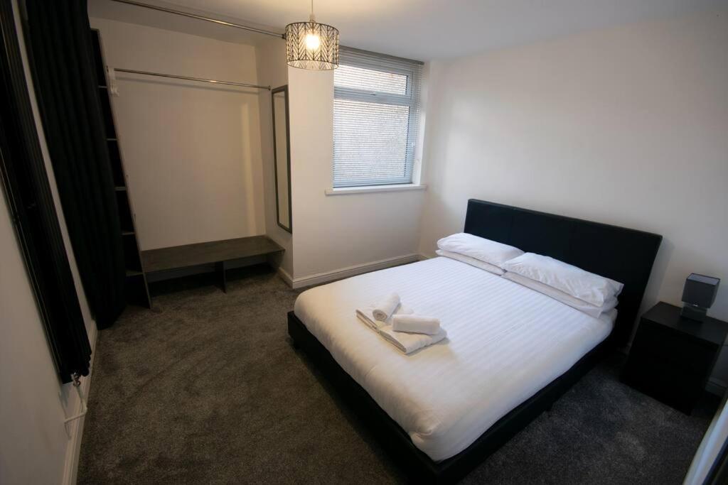 Luxe Living City Apartment - Beach, Wifi, Parking Swansea Eksteriør billede